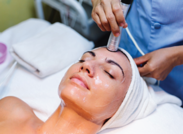 Hydra Facial Treatment in Gujrati